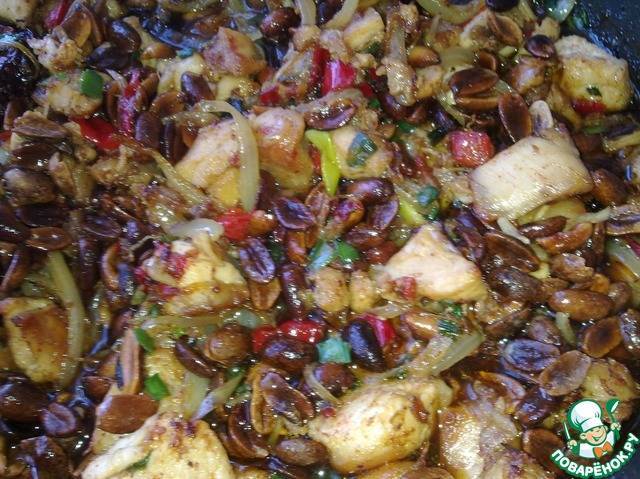 Как приготовить курицу с арахисом