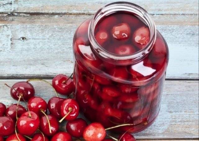 Как и сколько варить компот из вишни