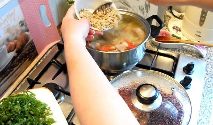 Бульон с яйцом