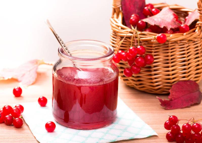 Праздничное желе из варенья с желатином