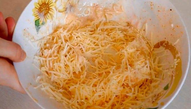 Мясо по-французски из филе куриной грудки: 3 рецепта на выбор