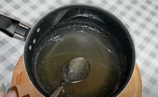 Торт из зефира без выпечки с фруктами, ягодами и орехами