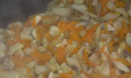Баклажаны в духовке с помидорами и сыром