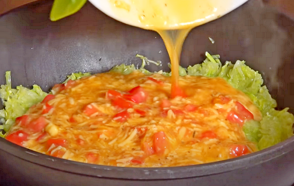 20 рецептов вкусных омлетов с помидорами и молоком на сковороде