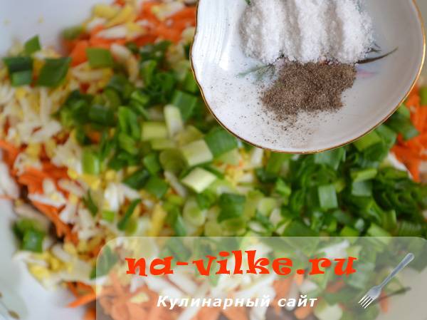 Салат сыр с чесноком и яйцом