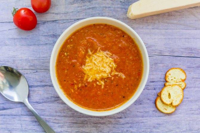 Три запечённых блюда в горшочках: картофель с рисом, с овощами и вкусная тушеная картошка