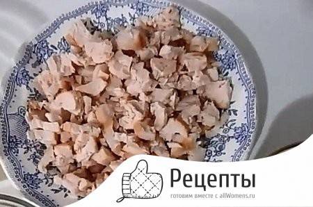 Блинный салат с курицей: 2 вкусных рецепта