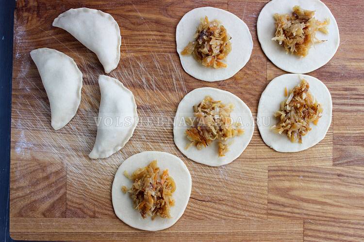 Вареники с квашеной капустой