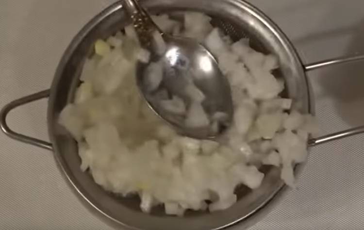 Салат с курицей и ананасами: классические рецепты очень вкусных салатов