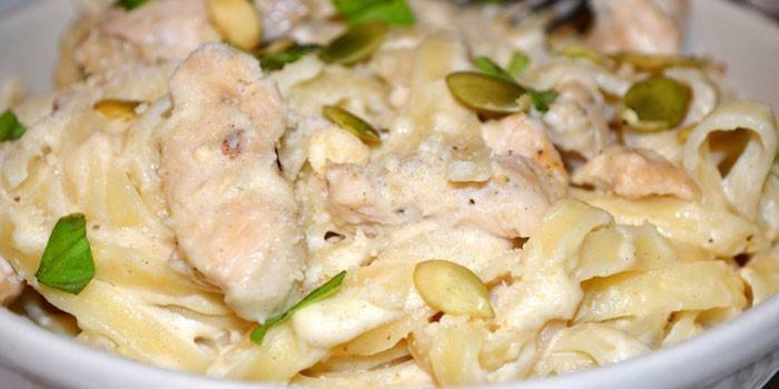 Куриное филе в томатном соусе