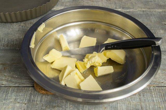 Киш с курицей, грибами и брокколи