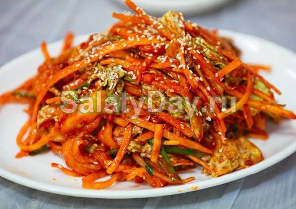 Куриная грудка в сметанном соусе с кунжутом