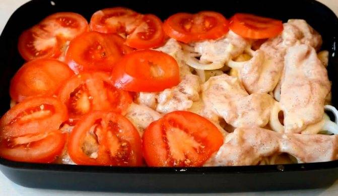Мясо по-французски из филе куриной грудки: 3 рецепта на выбор