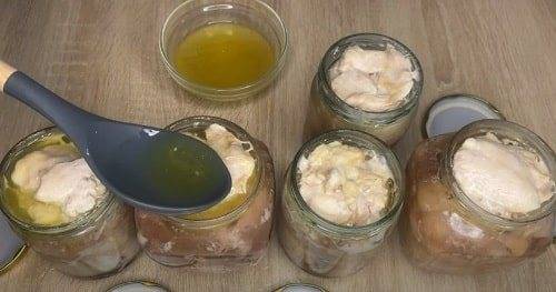 Курица в банке и в духовке. 3 рецепта в собственном соку