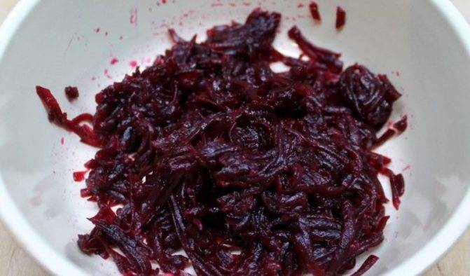 Салат из селедки и свеклы: 7 вкуснейших рецептов с фото