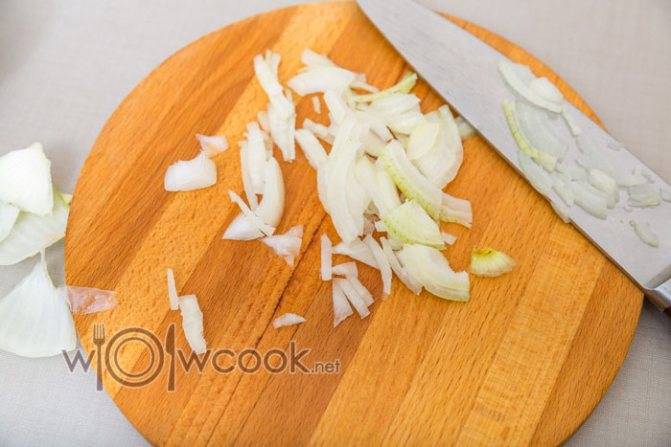 Пицца с ананасами