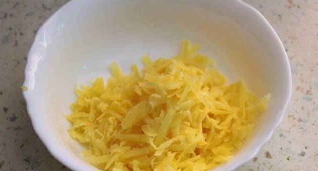 Киш с курицей, грибами и брокколи