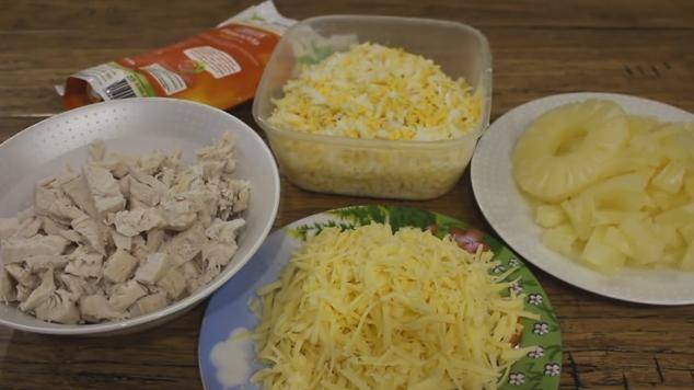 10 вкусных рецептов салата с копченой курицей