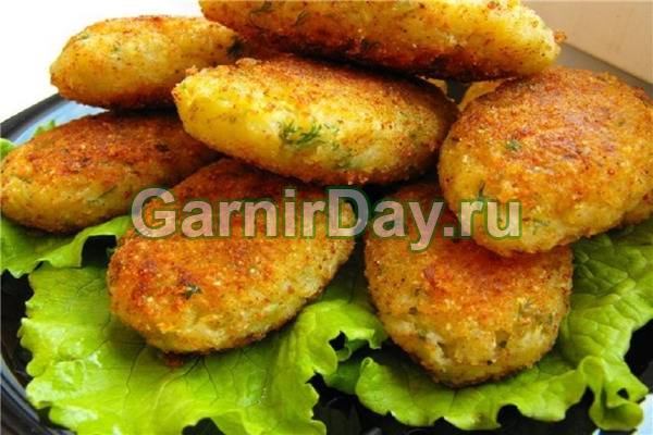 Картофельные котлеты из тертой вареной картошки на сковороде, рецепт с пошаговым фото