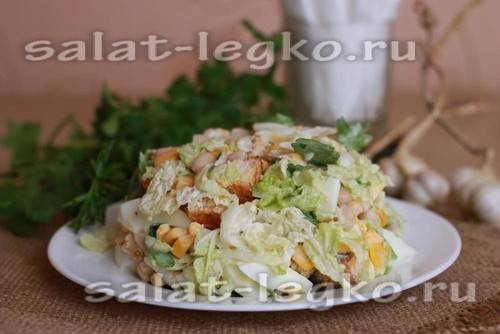 Салаты с консервированной фасолью и сухариками, вкусные, необычные, но простые