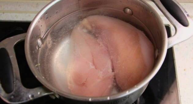 Киш с курицей, грибами и брокколи