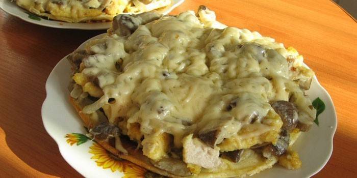 Домашняя пицца с грибами