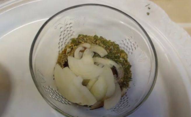 Жареная свинина с грибами и фасолью