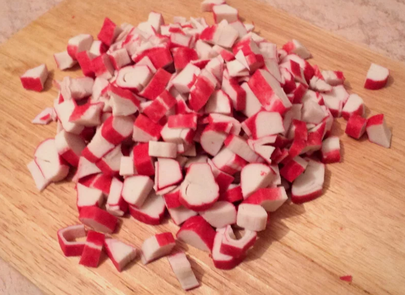 Салат из крабовых палочек с кукурузой классический рецепт с фото пошагово
