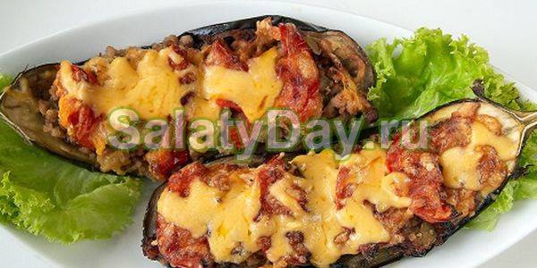 Башенки из баклажанов с помидорами и сыром