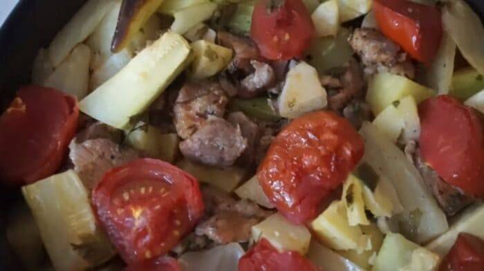 Овощное рагу со свининой в мультиварке с незабываемым вкусом!