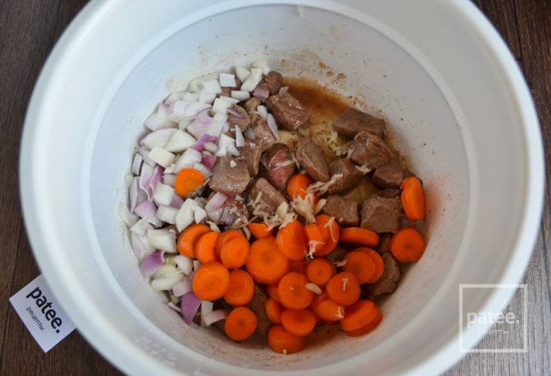 Овощное рагу со свининой в мультиварке с незабываемым вкусом!