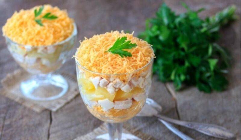Салат "дамский каприз" с ананасом