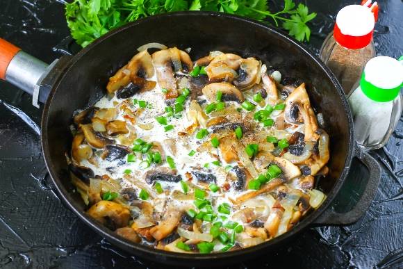 Сливочный соус из курицы с грибами