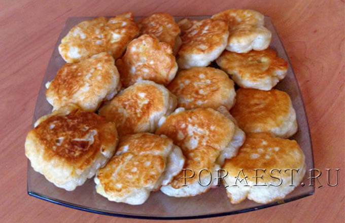 Пышные и легкие оладьи на молоке и дрожжах