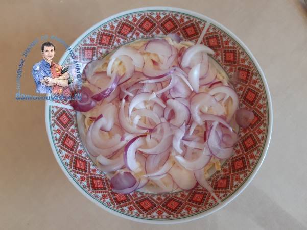 Салат с сыром и помидорами