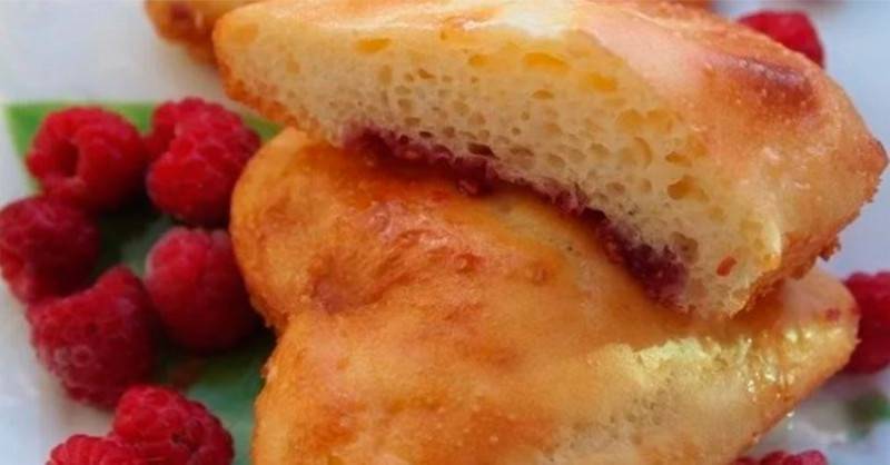 Пышные и легкие оладьи на молоке и дрожжах