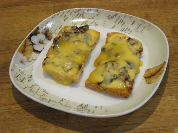 Башенки из баклажанов с помидорами и сыром
