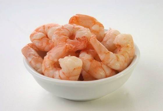Салат с креветками и кальмарами