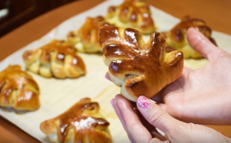 Печем булочки с корицей из вкусного дрожжевого теста