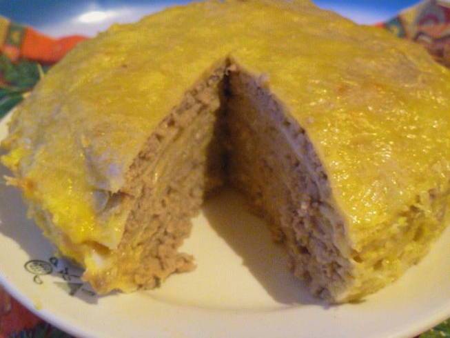 Блинный торт со сметанным кремом и бананами