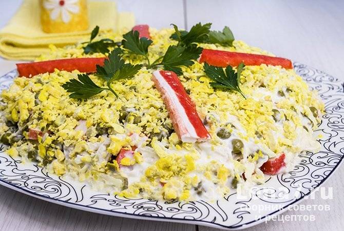 Салат "дамский каприз" с ананасом