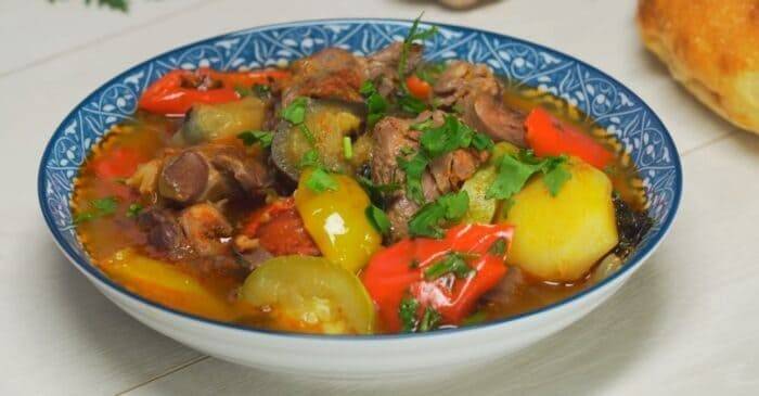 Овощное рагу со свининой в мультиварке с незабываемым вкусом!
