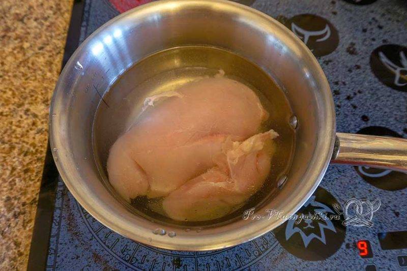 Киш с курицей, грибами и брокколи