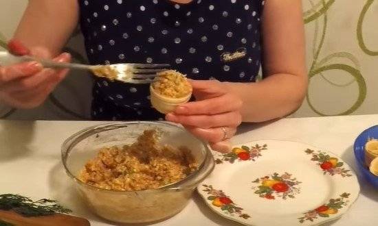 Закуска из лаваша: рулетики с сельдью и картофелем