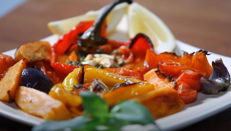 Салаты из свежих кабачков: простые и вкусные рецепты с сырыми кабачками