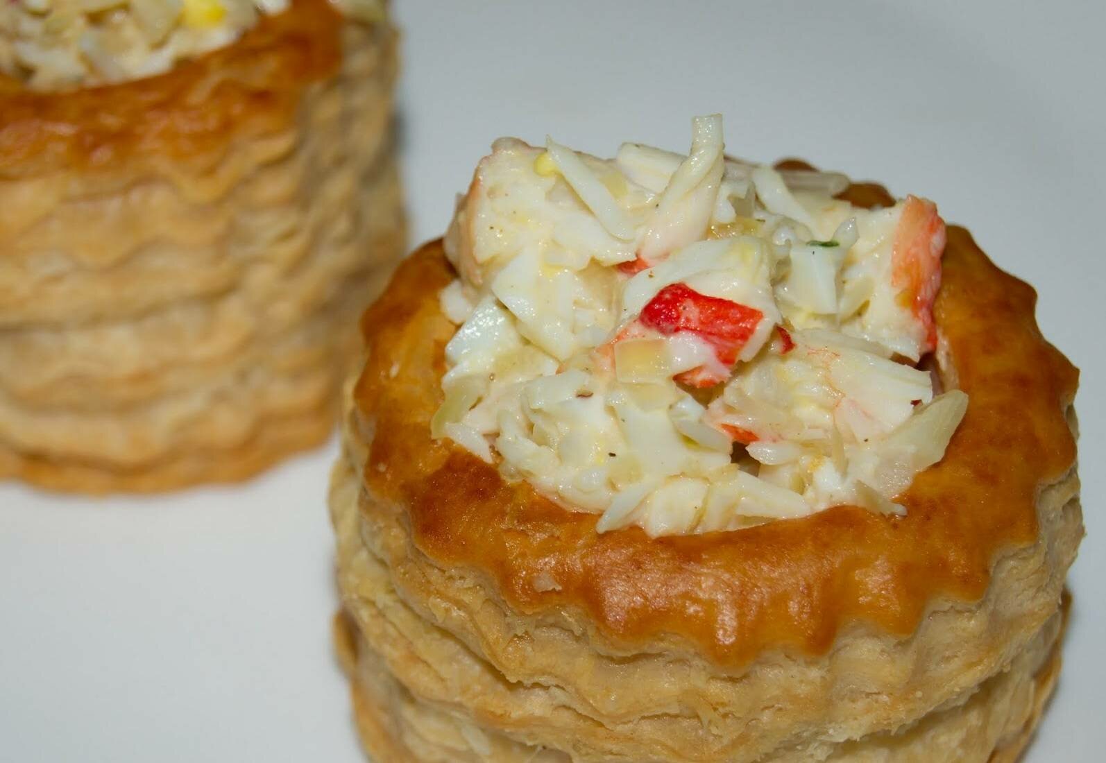 Тарталетки с красной рыбой