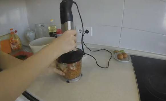 Печеночные оладьи из говяжей, свиной или куриной печени. классические пошаговые рецепты на любой вкус