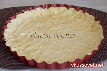 Киш с курицей, грибами и брокколи
