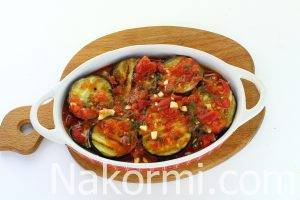 Баклажаны в духовке с помидорами и сыром