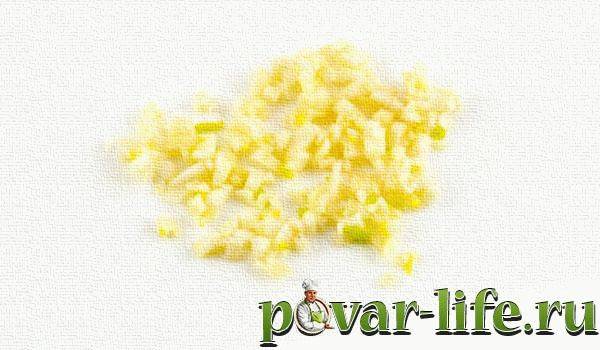 Куриная грудка в сметанном соусе с кунжутом